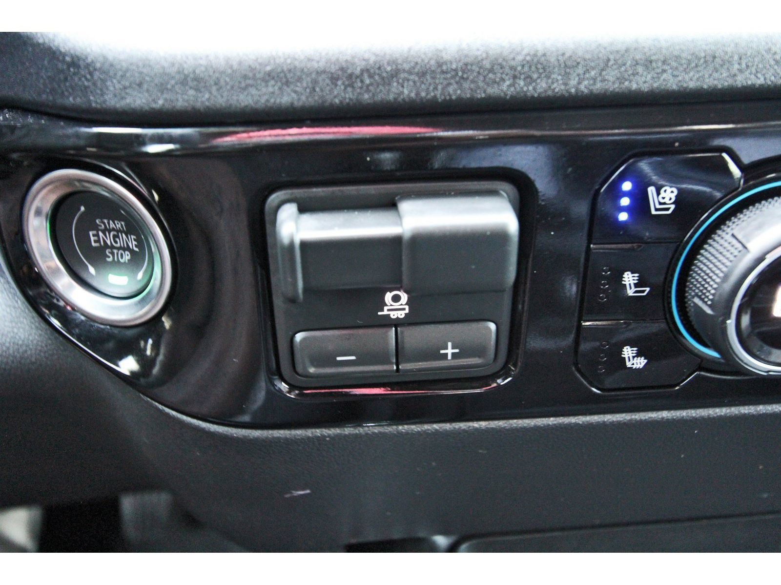 Used 2026 Chevrolet Silverado 2500 ZR2 AWD/4WD image 31