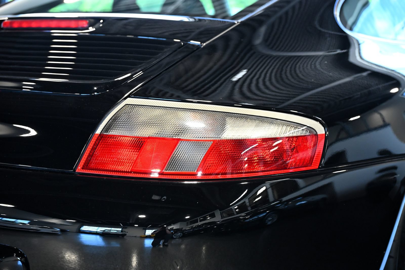 Used 2003 Porsche 911 Carrera RWD image 15