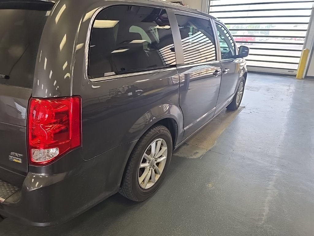 Used 2019 Dodge Grand Caravan SXT FWD image 3