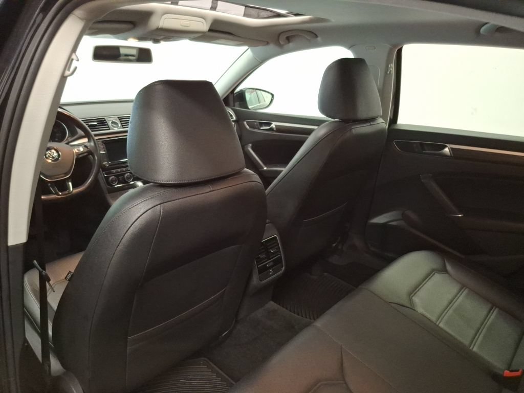 Used 2017 Volkswagen Passat 1.8T SE FWD image 14