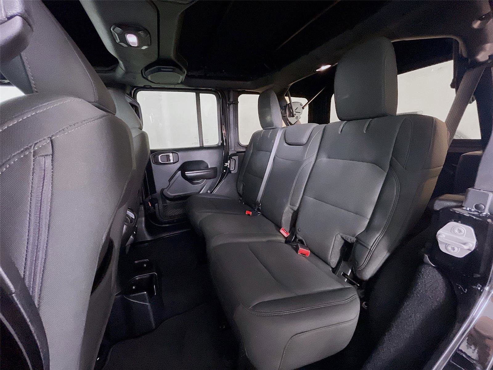 Used 2018 Jeep Wrangler Unlimited Sport S image 25