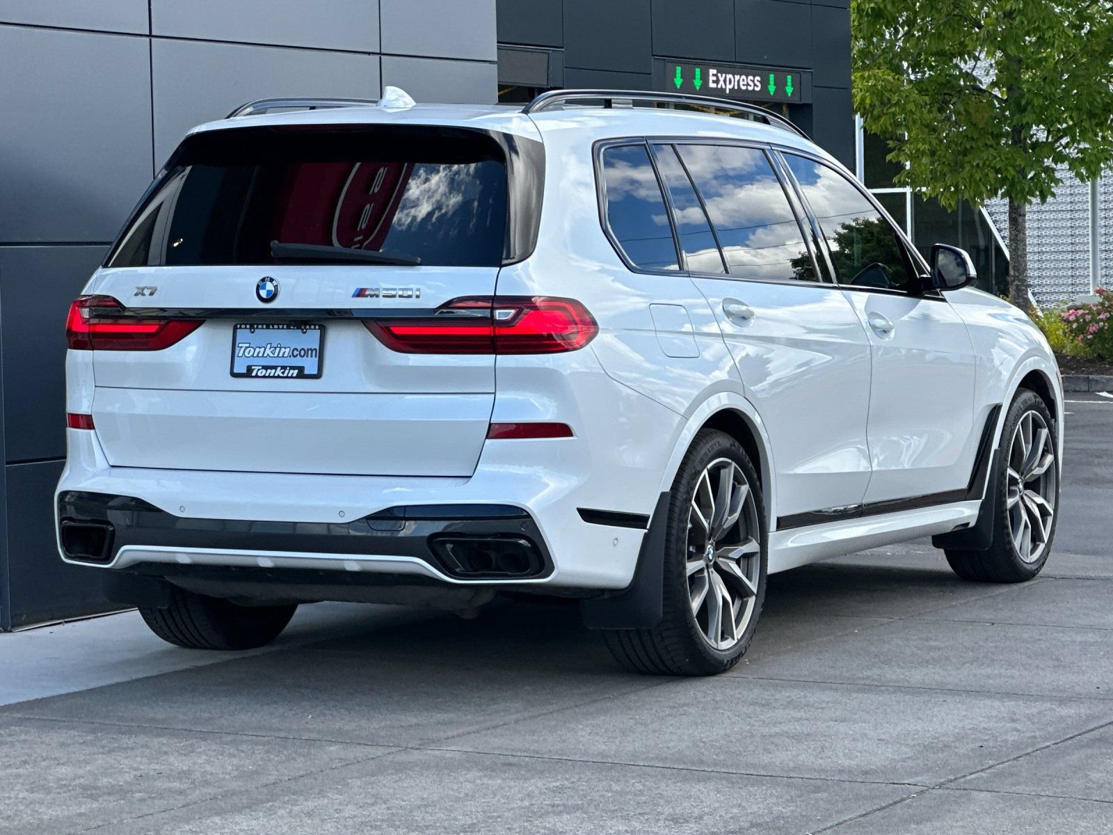 Used 2022 BMW X7 M50i AWD/4WD image 3