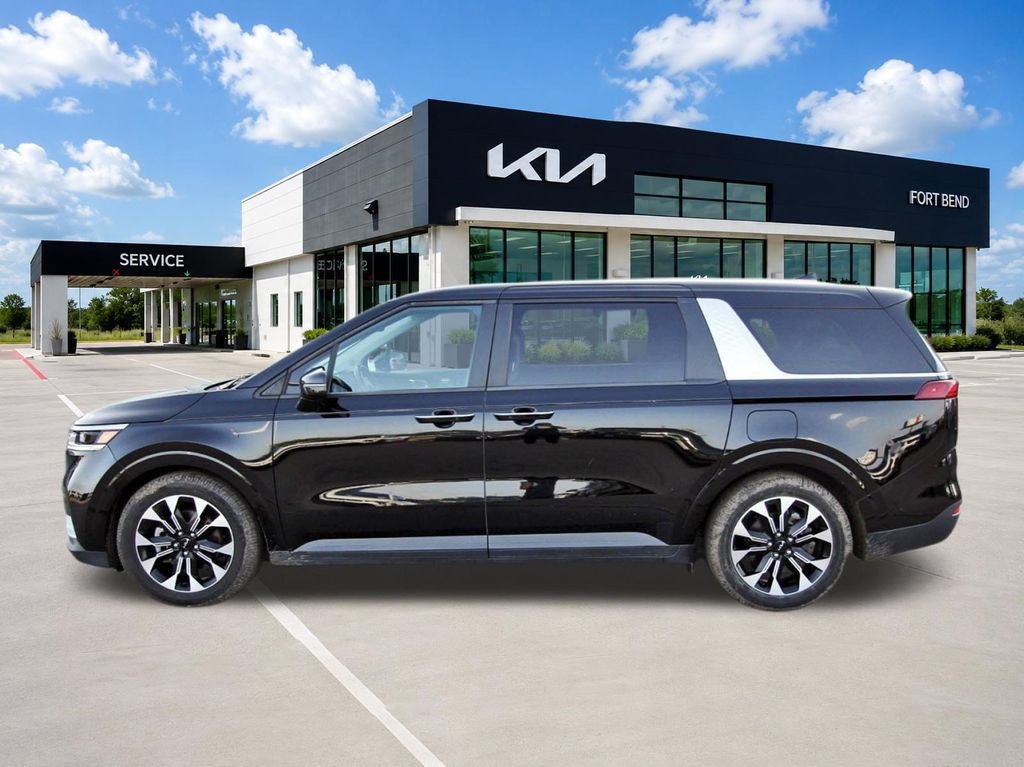 Used 2022 Kia Carnival EX FWD image 8