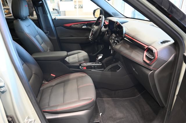 Certified 2024 Chevrolet TrailBlazer RS w/ Convenience Package AWD/4WD image 9