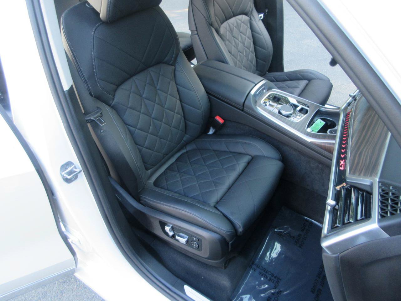 Used 2025 BMW X7 xDrive40i w/ Premium Package AWD/4WD image 27
