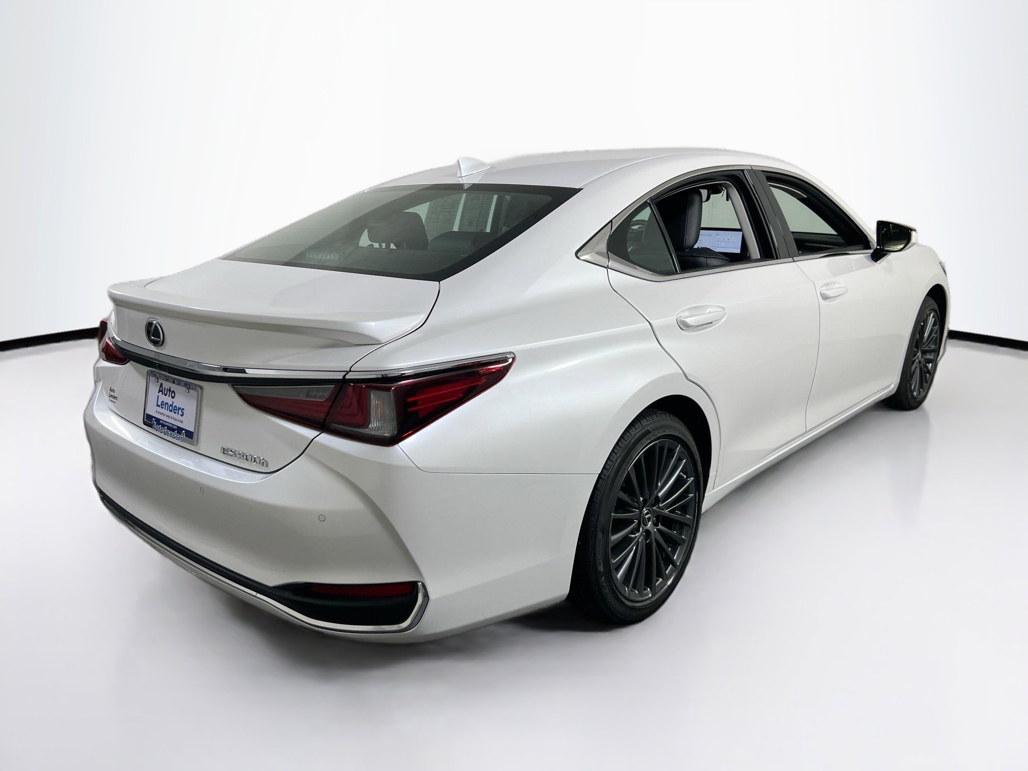 Used 2024 Lexus ES 300h w/ Premium Package image 5