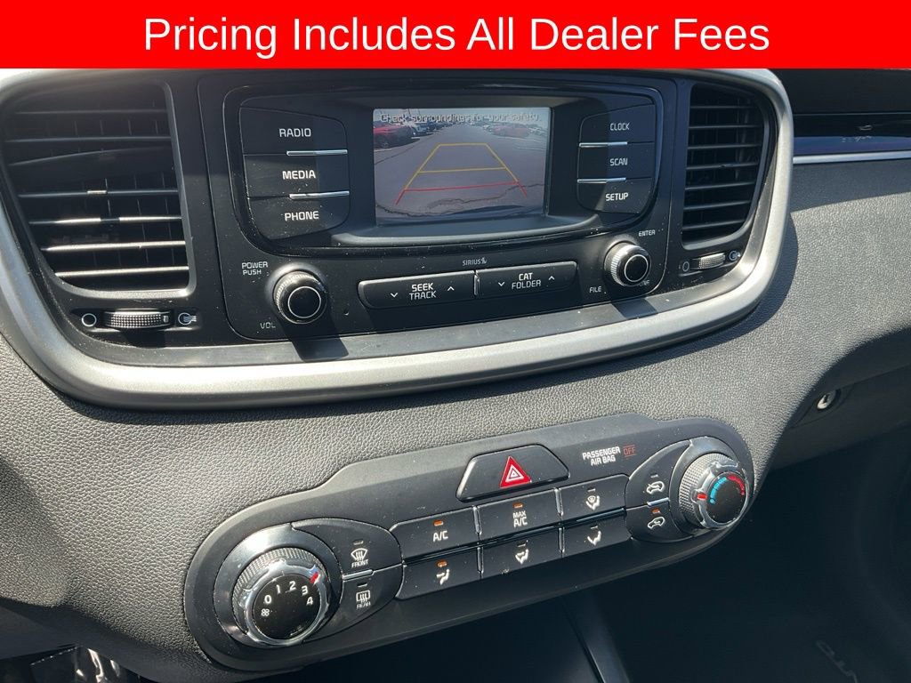 Used 2017 Kia Sorento FWD image 11