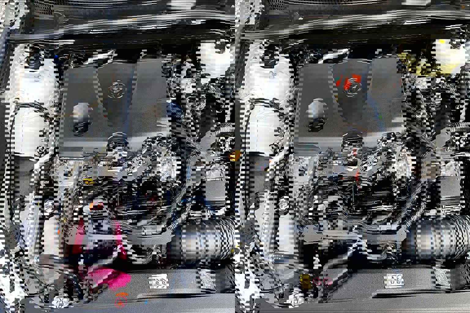 Used 2025 Toyota Camry SE image 31