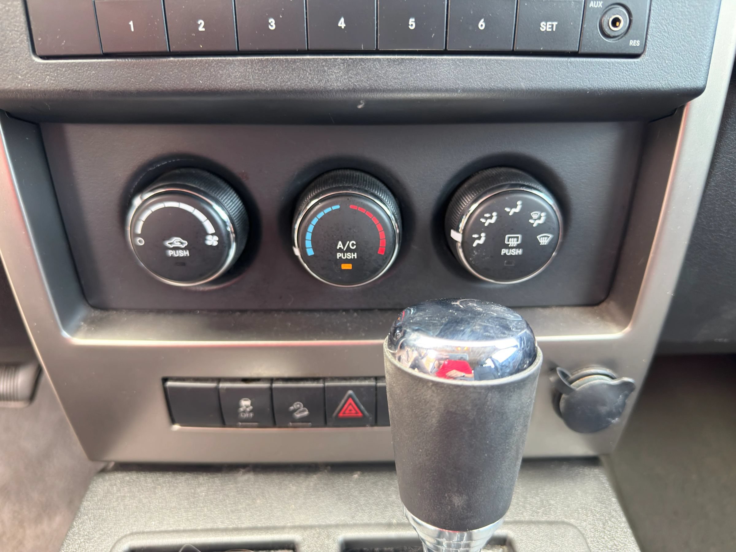 Used 2012 Jeep Liberty Sport w/ Popular Equipment Group AWD/4WD image 14