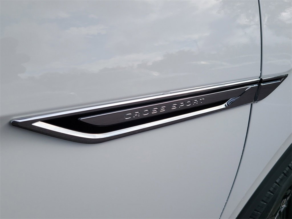 Used 2023 Volkswagen Atlas Cross Sport SE w/ Panoramic Sunroof Package image 6