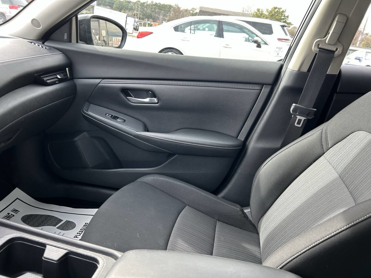 Used 2022 Nissan Sentra SV w/ Trunk Package image 15