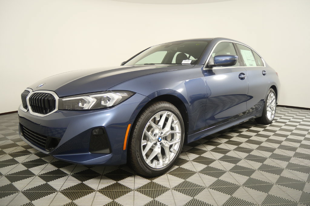 New 2026 BMW 330i Sedan w/ Convenience Package RWD image 8