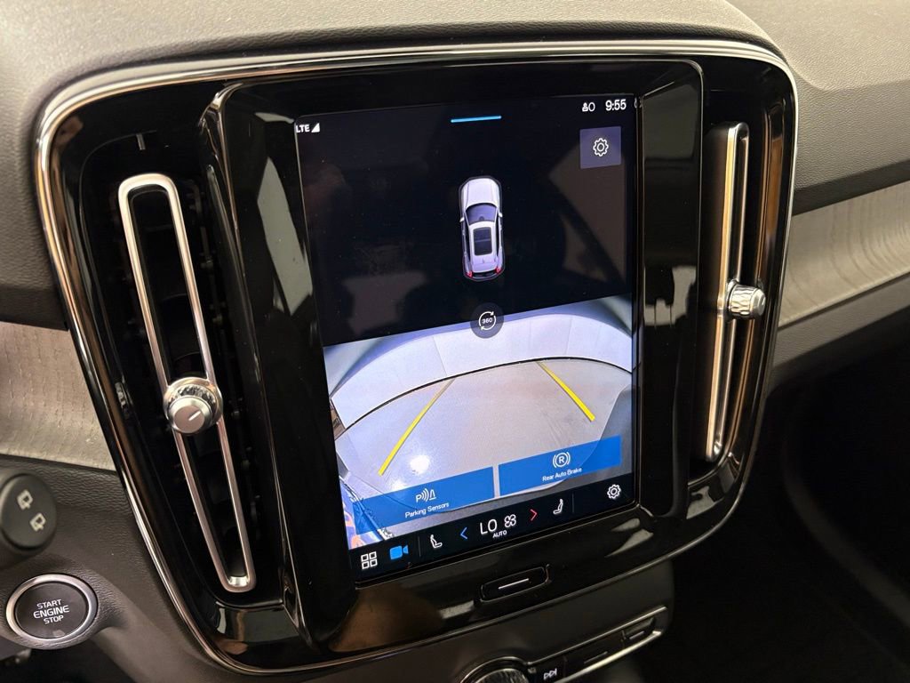 Used 2023 Volvo XC40 B5 Ultimate w/ Protection Package Premier image 27