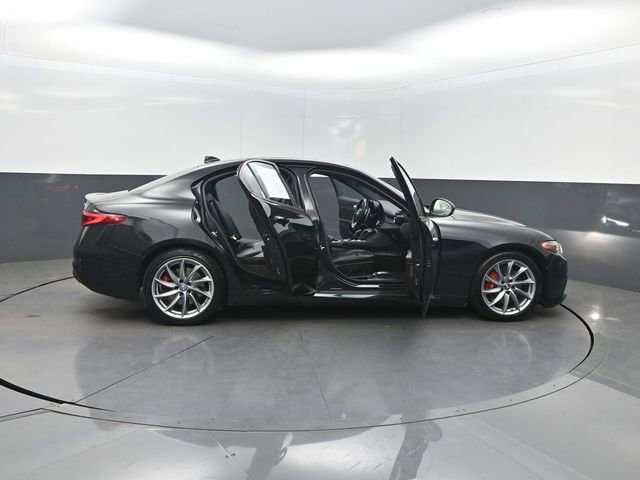 Used 2023 Alfa Romeo Giulia Sprint RWD image 35