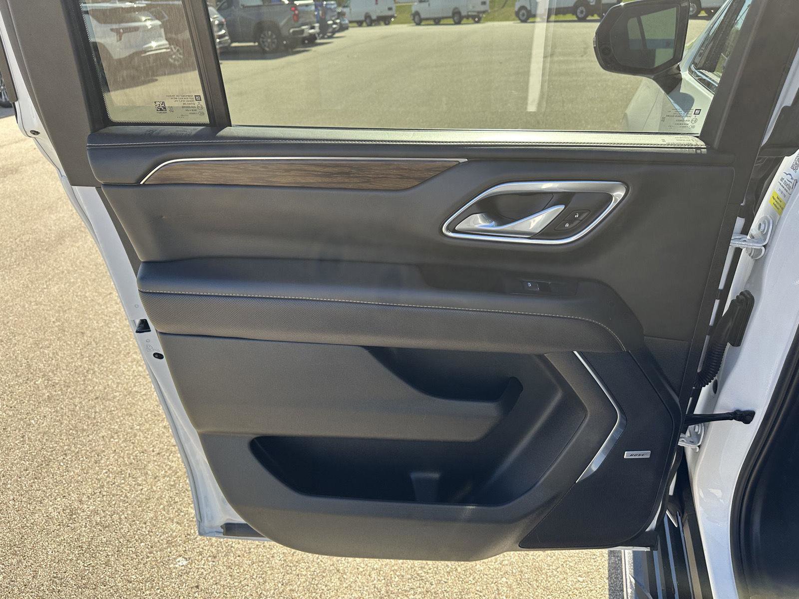 Used 2023 Chevrolet Suburban Premier image 15