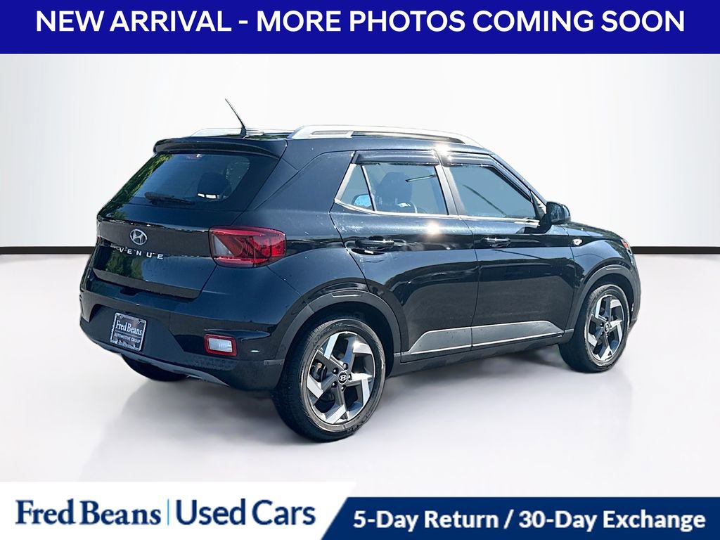 Used 2023 Hyundai Venue SEL FWD image 8