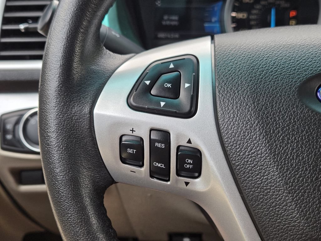 Used 2015 Ford Explorer XLT w/ Equipment Group 201B AWD/4WD image 27