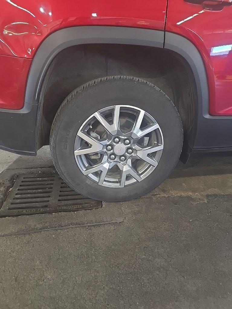 Used 2023 GMC Acadia SLT AWD/4WD image 20