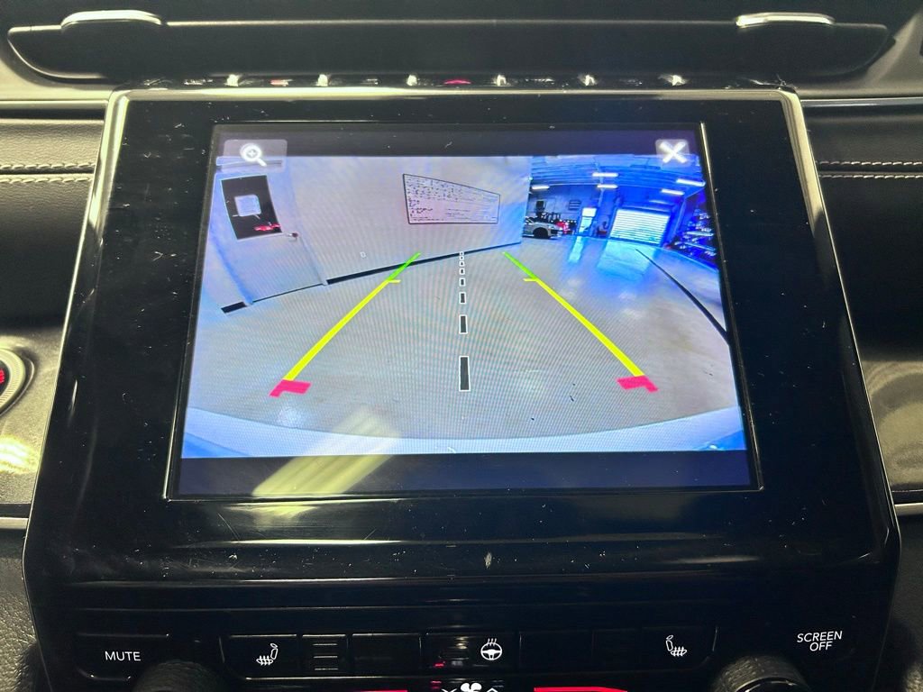 Used 2023 Jeep Grand Cherokee Altitude image 15