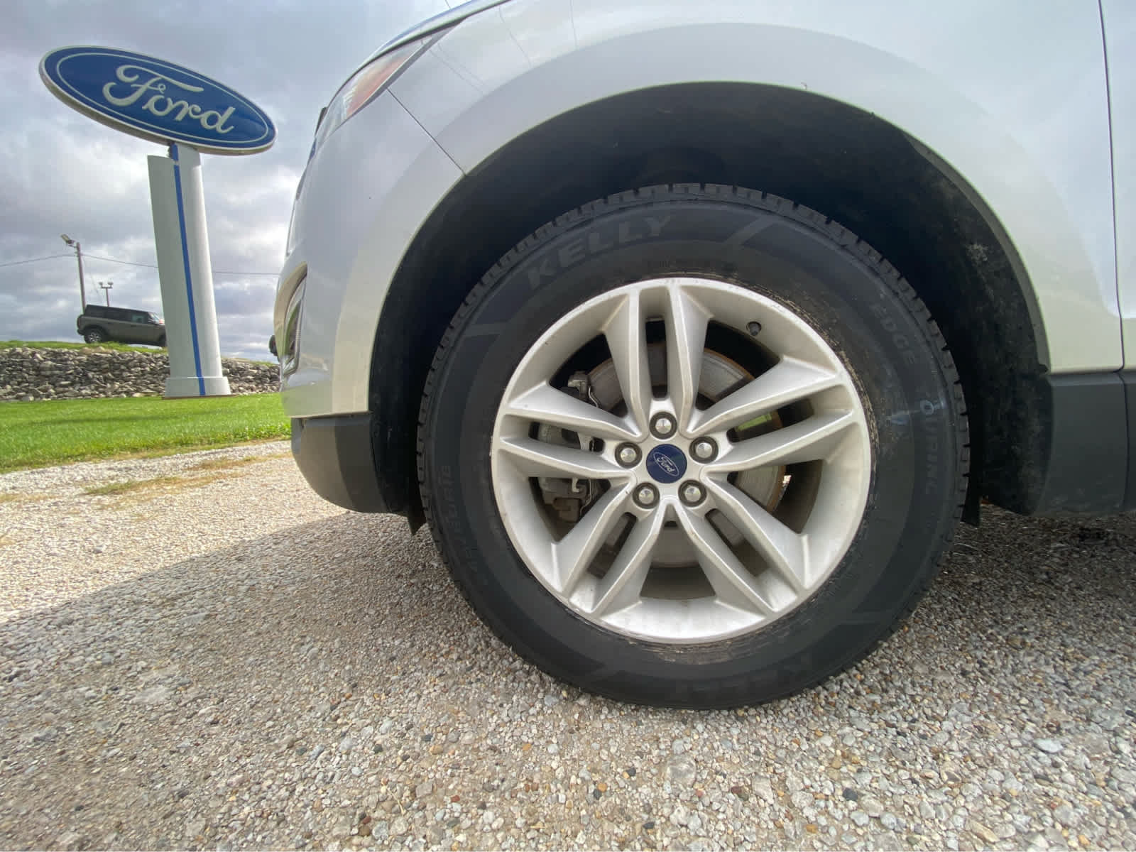 Used 2018 Ford Edge SEL w/ Equipment Group 201A AWD/4WD image 16