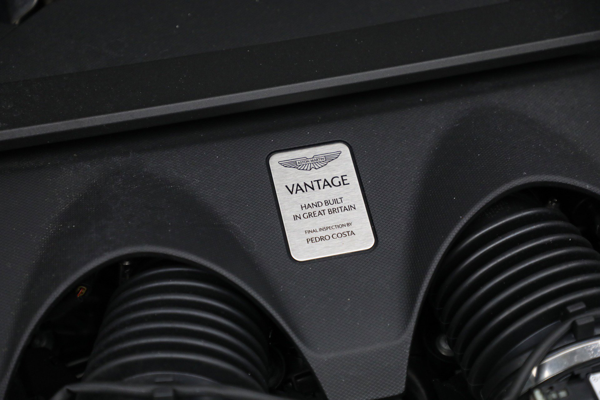 Used 2025 Aston Martin V8 Vantage Coupe image 34