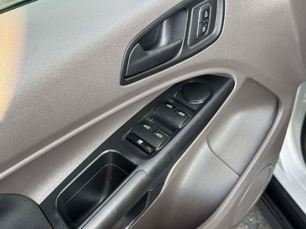 Used 2022 Ford Transit Connect XL FWD image 16