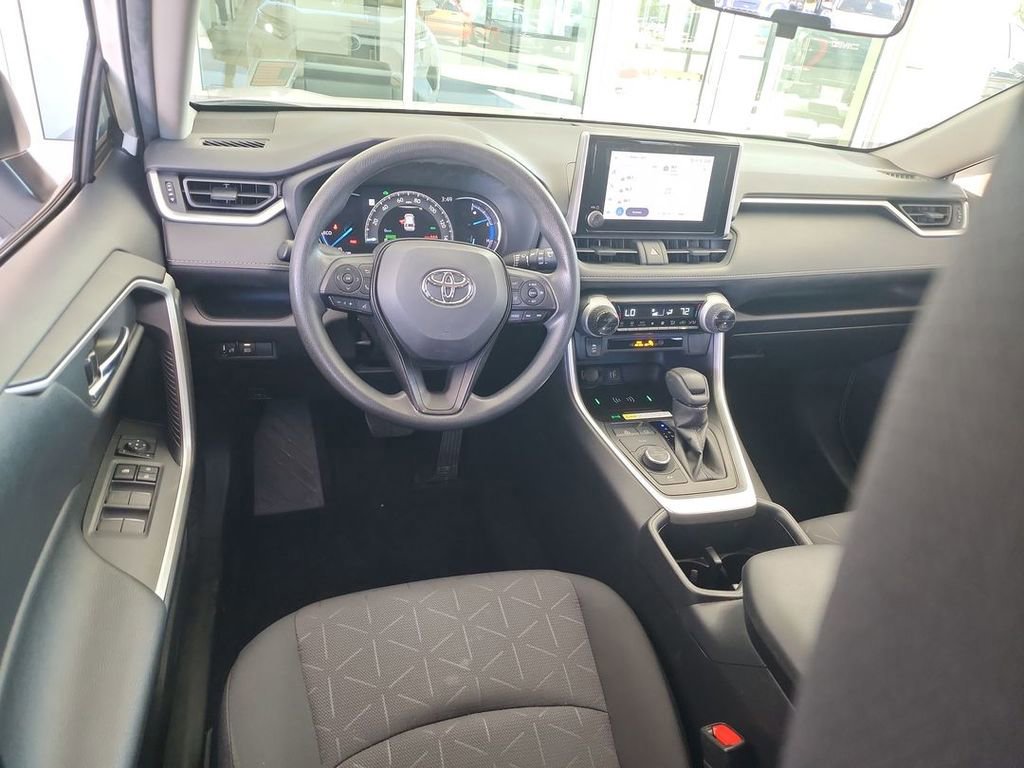 Used 2023 Toyota RAV4 XLE AWD/4WD image 10