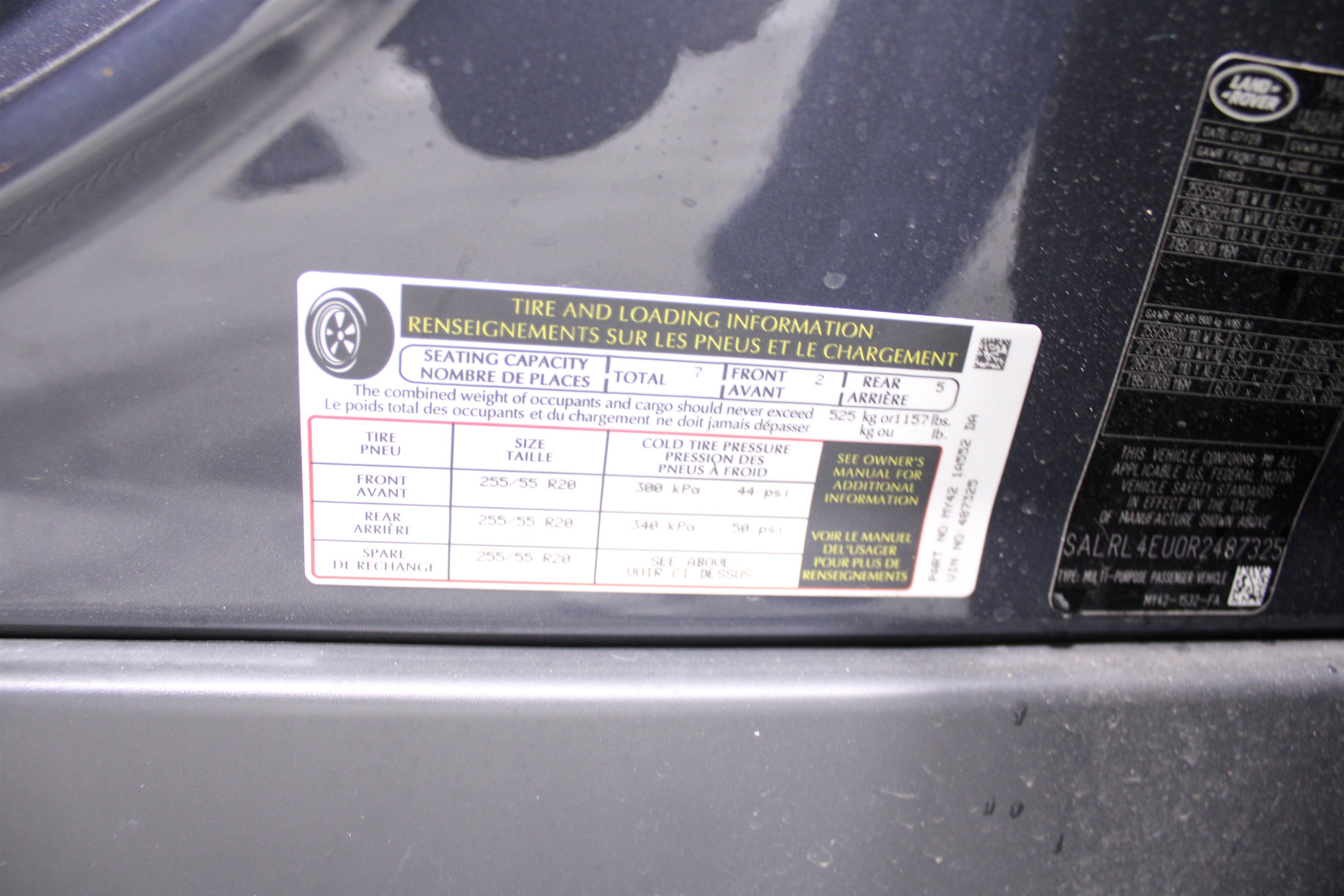 Used 2024 Land Rover Discovery Dynamic SE AWD/4WD image 38