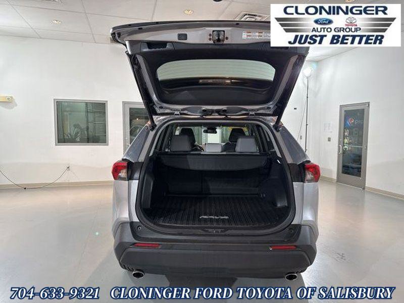 Used 2023 Toyota RAV4 XLE Premium image 15