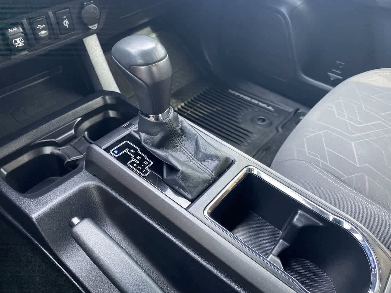 Used 2018 Toyota Tacoma TRD Sport AWD/4WD image 19