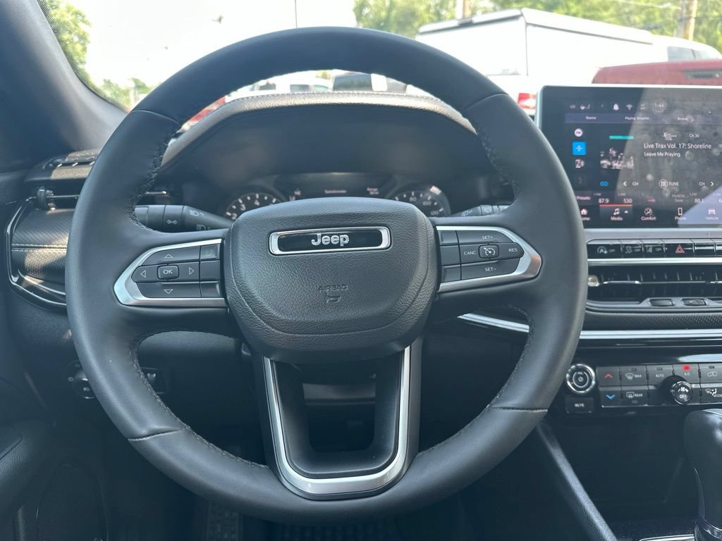 Used 2024 Jeep Compass Latitude w/ Sun and Sound Group AWD/4WD image 22