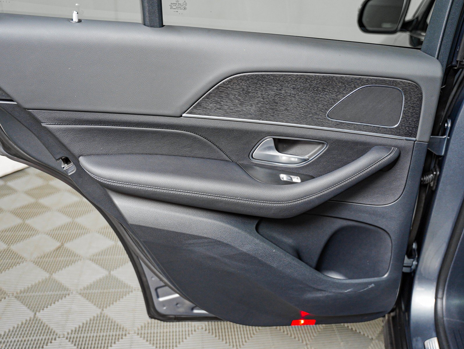 Certified 2025 Mercedes-Benz GLE 350 4MATIC image 25