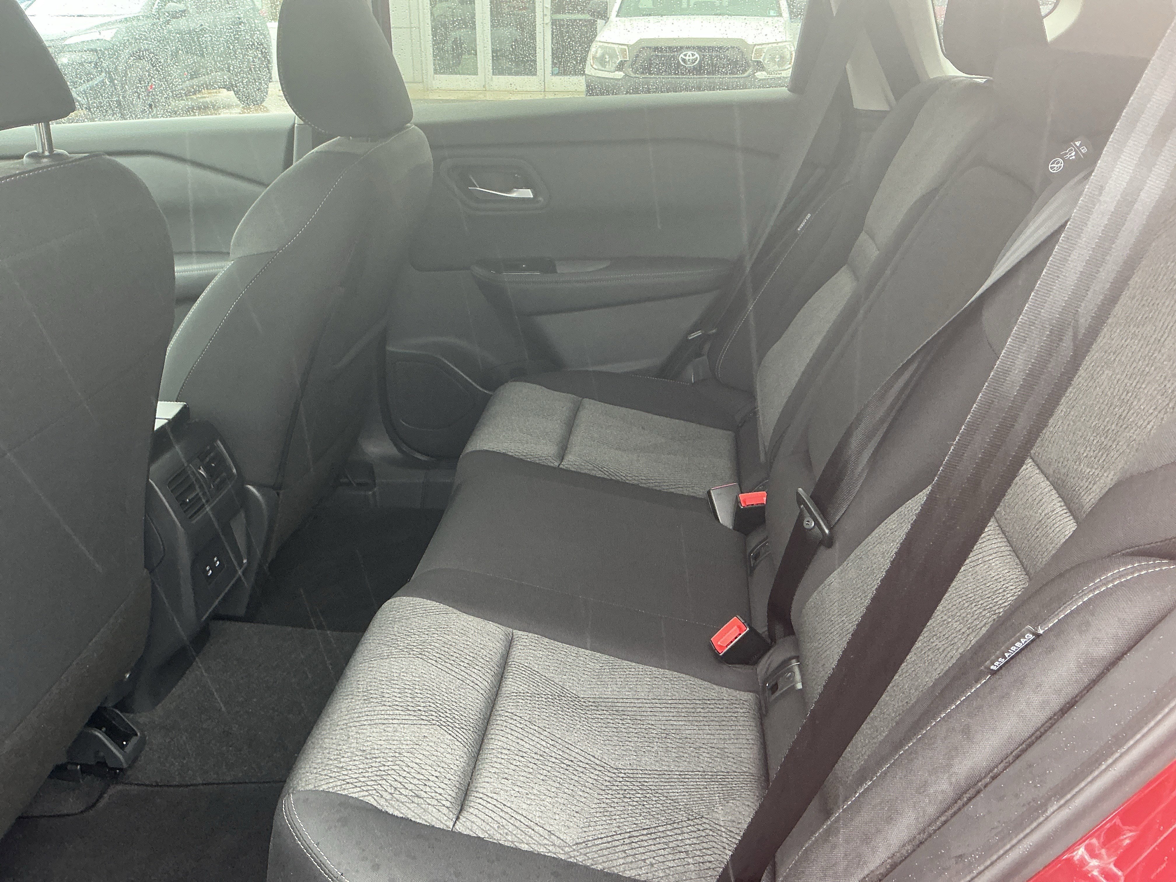 Used 2026 Nissan Rogue SV AWD/4WD image 16