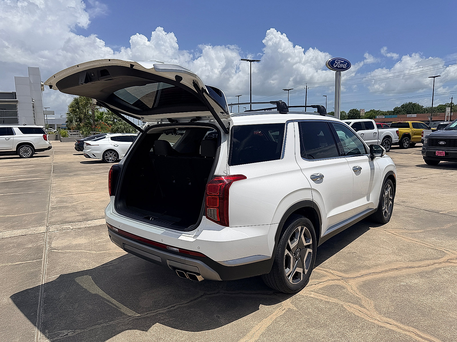 Used 2023 Hyundai Palisade SEL AWD/4WD image 16
