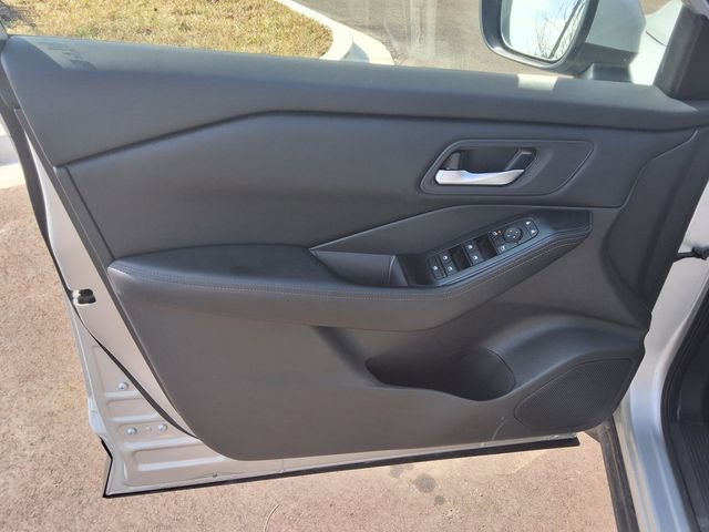 Used 2024 Nissan Rogue SV AWD/4WD image 4