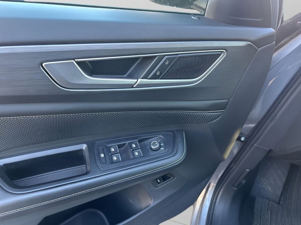 Used 2024 Volkswagen Atlas Cross Sport SE w/ Panoramic Sunroof Package image 21