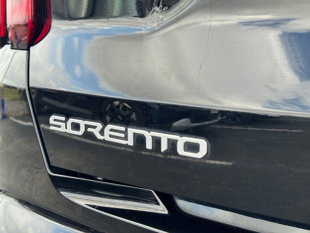 Used 2023 Kia Sorento S w/ Panoramic Sunroof Package image 9