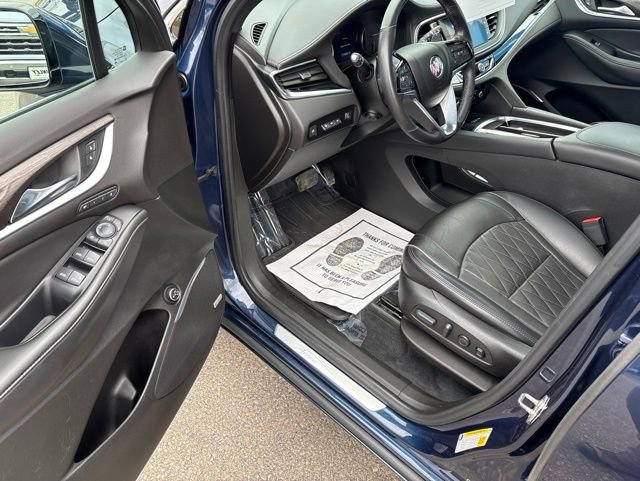Used 2022 Buick Enclave Avenir w/ Avenir Technology Package AWD/4WD image 11