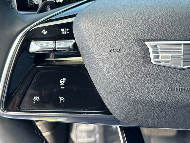 New 2025 Cadillac Lyriq Luxury w/ LPO, Floor Liner Package AWD/4WD image 27