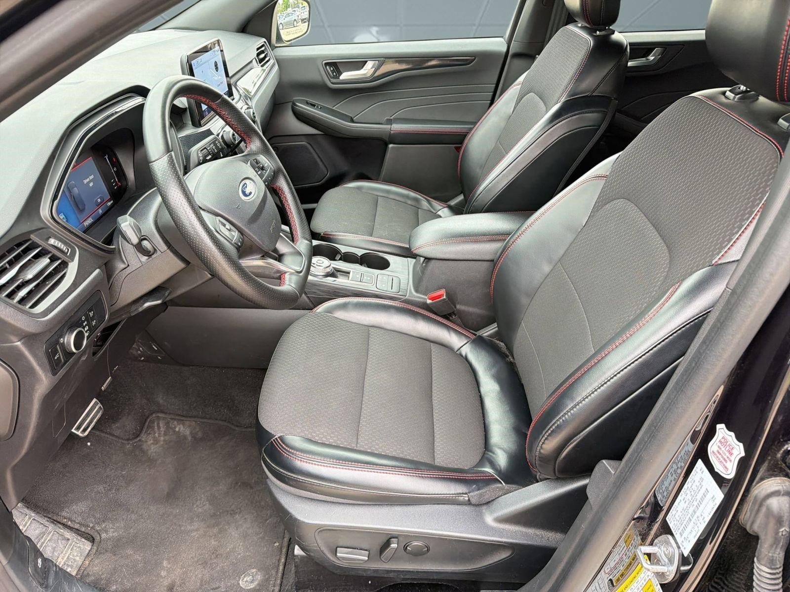 Used 2024 Ford Escape ST-Line w/ Cold Weather Package image 5