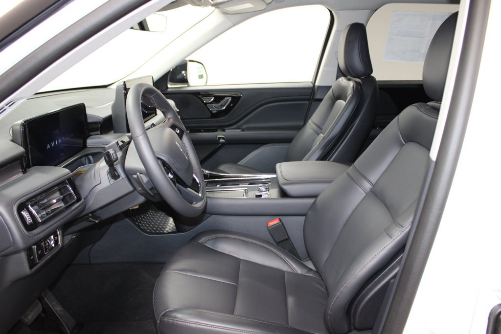 New 2026 Lincoln Aviator 2WD w/ Jet Appearance Package image 21
