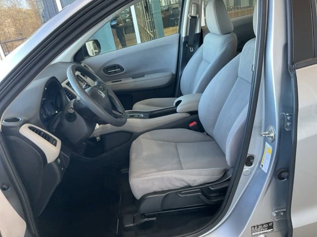 Used 2017 Honda HR-V LX image 3