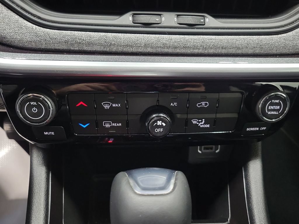 Certified 2022 Jeep Compass Latitude w/ Sun and Sound Group AWD/4WD image 42