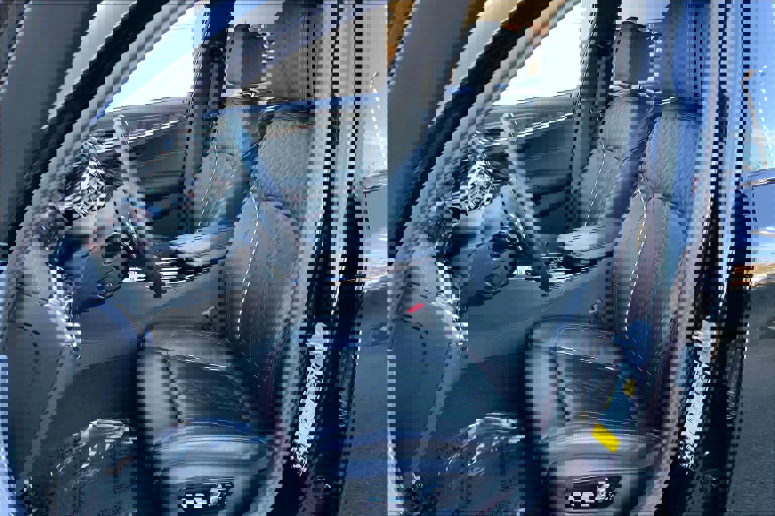 Used 2023 BMW M550i xDrive w/ Executive Package image 8