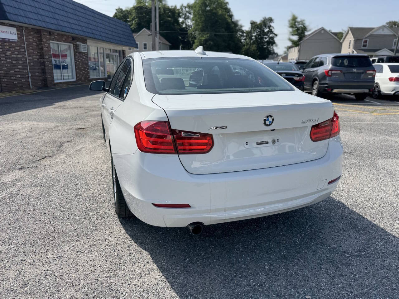 Used 2014 BMW 320i xDrive Sedan AWD/4WD image 12
