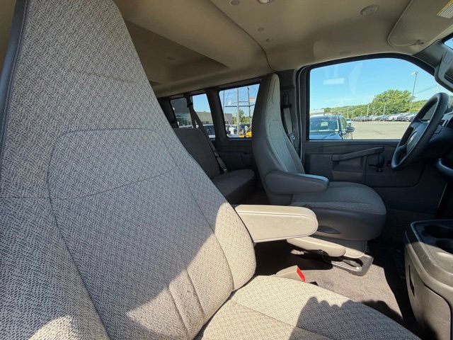 Used 2025 Chevrolet Express 3500 LT w/ LT Preferred Equipment Group RWD image 16