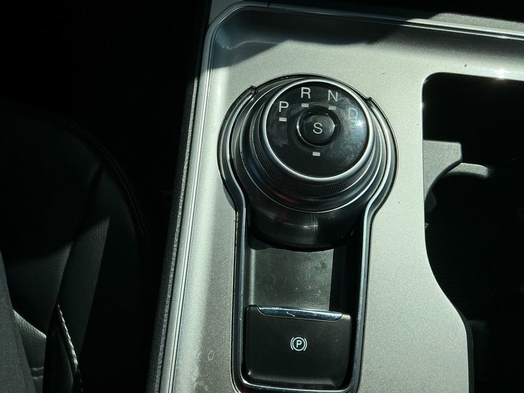 Used 2024 Ford Edge SEL image 20