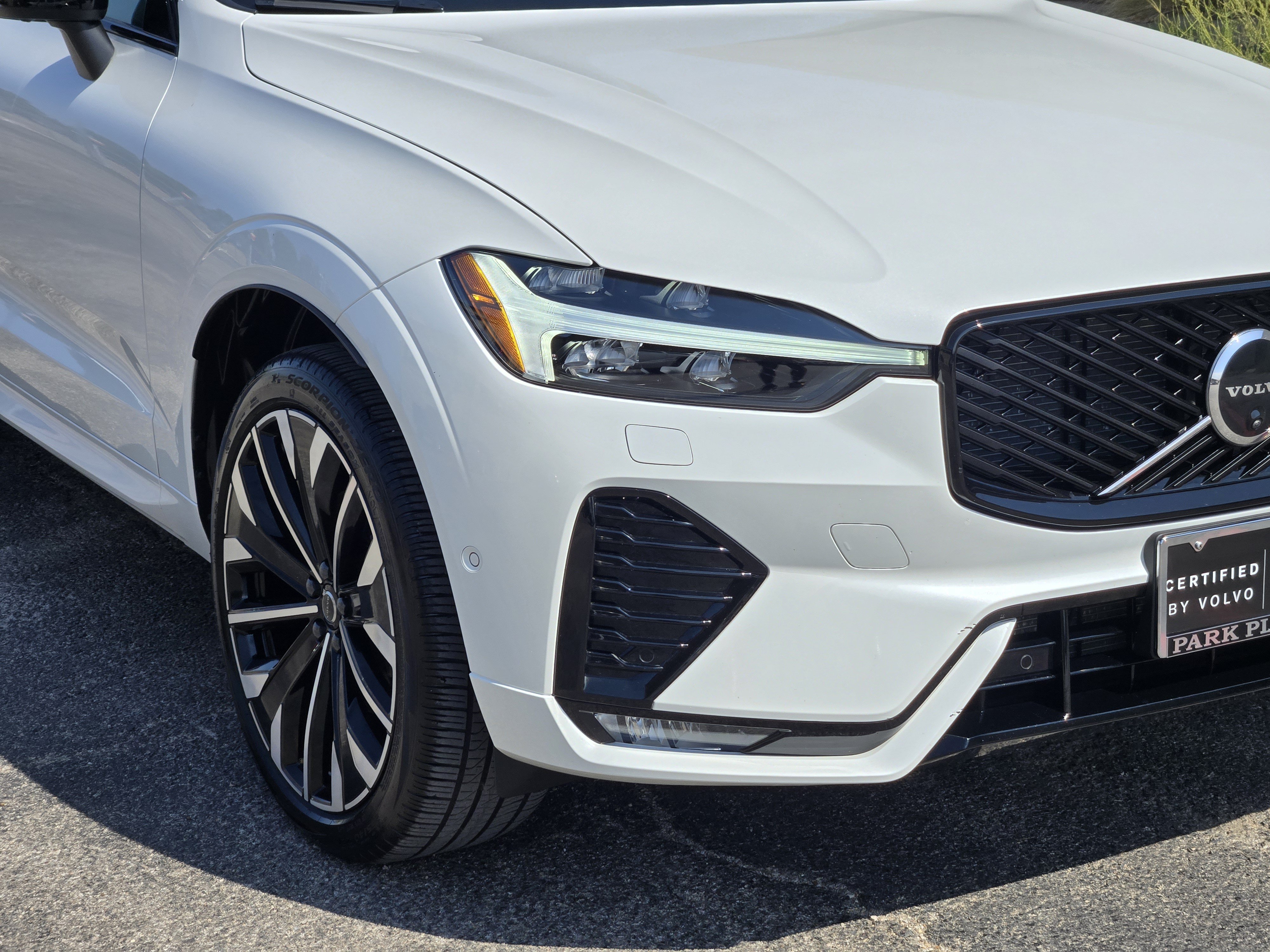Certified 2026 Volvo XC60 B5 Ultra AWD/4WD image 11