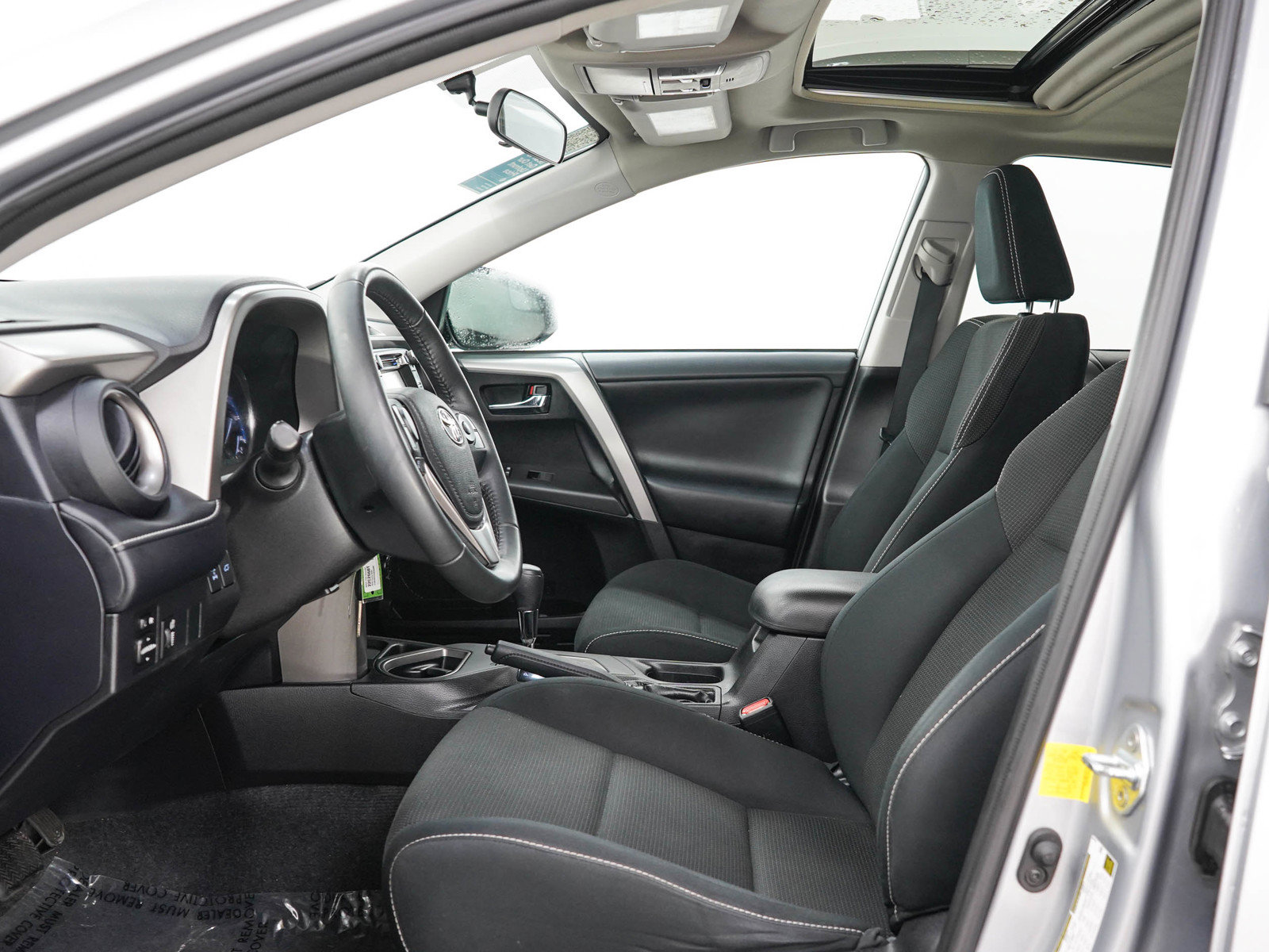 Used 2016 Toyota RAV4 XLE AWD/4WD image 22