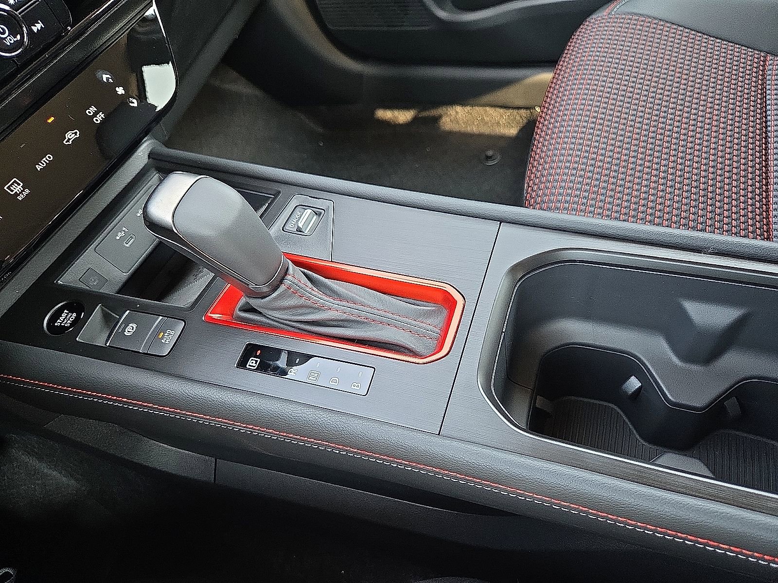 New 2026 Nissan Kicks SR FWD image 25